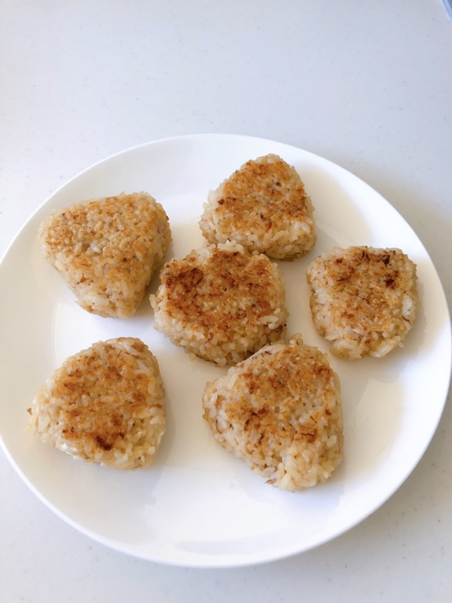 簡単おにぎりバリエーション:10選!驚くほど簡単アレンジレシピ 3 変わり種!焼きおにぎりアレンジ