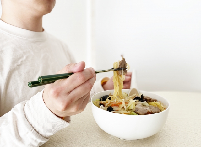インスタントラーメンの栄養価を上げる工夫