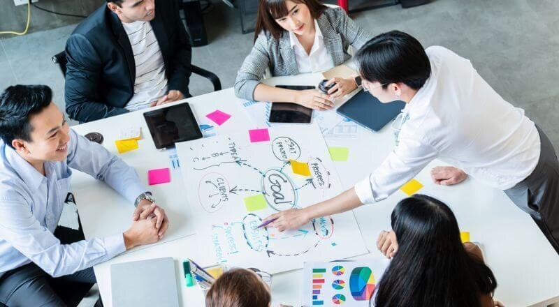 仲間と協力して遊ぶ