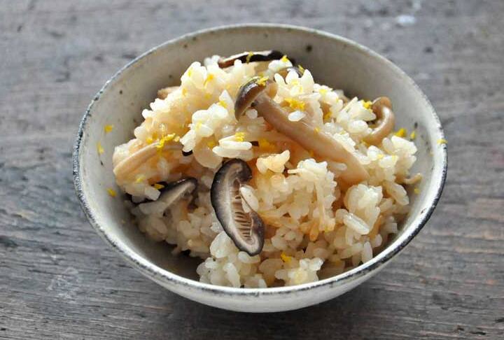 簡単きのこの炊き込みご飯:簡単レシピとコツ 3 簡単きのこの炊き込みご飯:簡単レシピとコツ