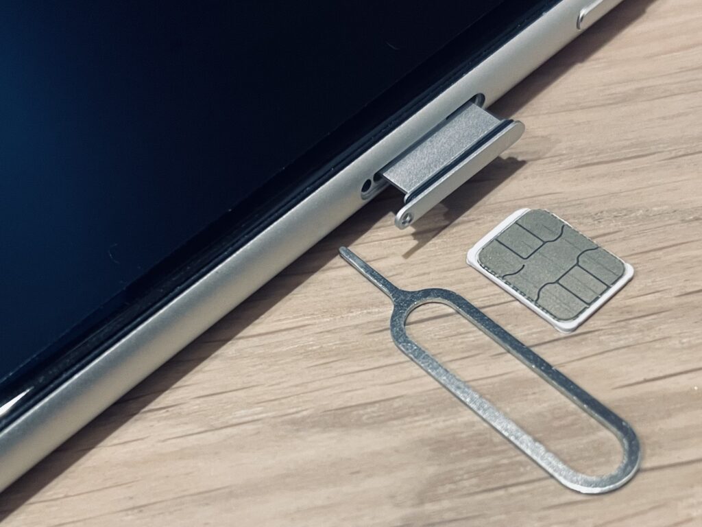 SIMロック解除をする方法と注意点 51 SIMカードの変更